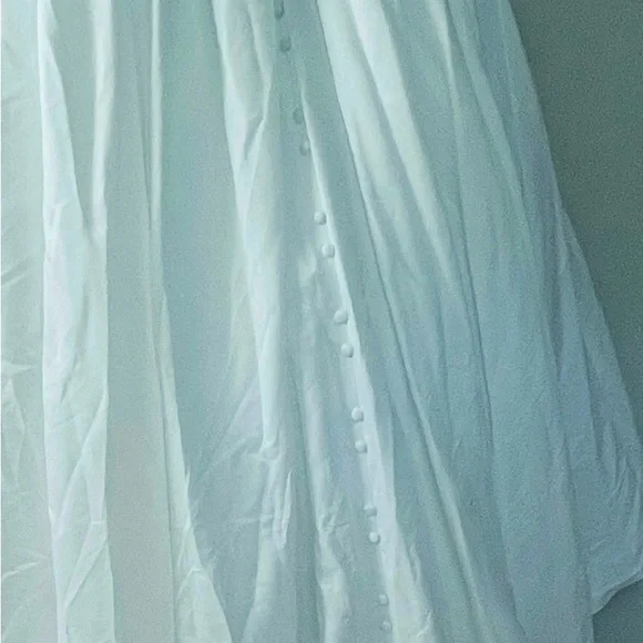 Elegant White Wedding Dress Size 12W, 006 - Picture 9 of 10